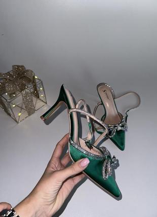 Туфли с бантиком на каблуке зеленые