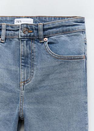 Укороченные эластичные джинсы zara5 фото