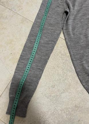 Світло сірий трикотажний светр з v-образним  вирізом, 100% шерсть джемпер8 фото