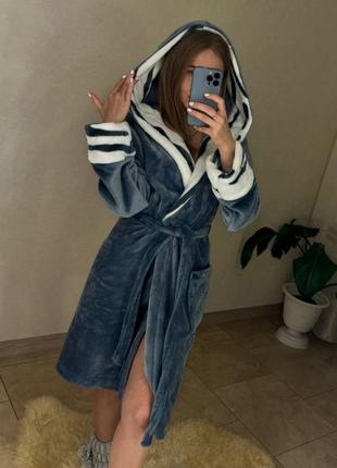 Мягкий уютный халатик с капюшоном