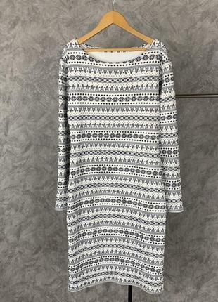 Зимнее платье миди на меху