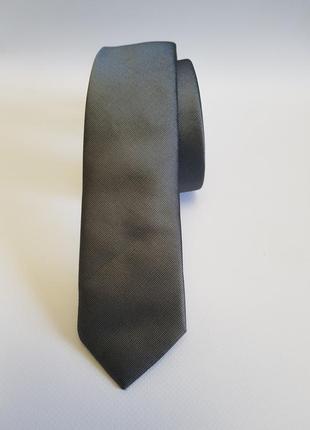 Узкий галстук