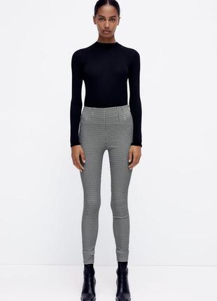 Стильные брючки, лосины в клетку  zara, в прекрасном состоянии как новые.