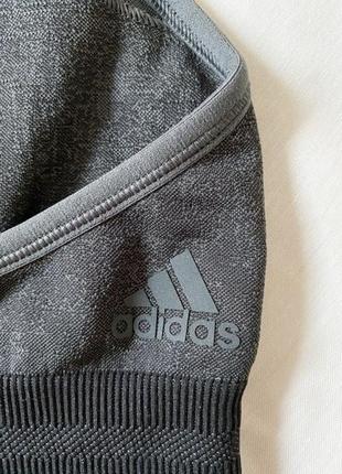 Качественный спортивный топ adidas all me primeknit размер около s6 фото