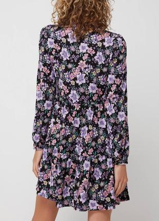 Міні- сукня в яскравих квітах5 фото