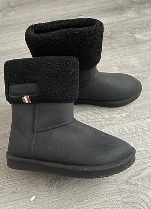 Уггі