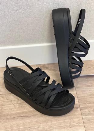 Босоніжки crocs brooklyn strappy, w9, w105 фото