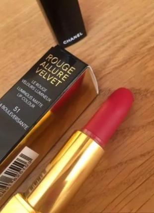 Матова помада chanel rouge allure velvet 511 фото