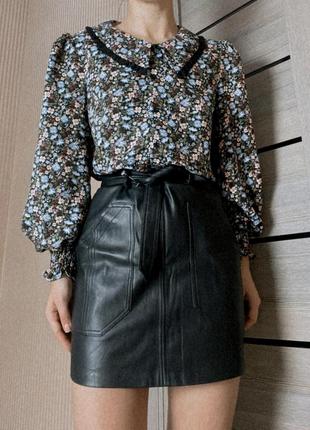 Черная блуза в цветок с красивым воротом 😍черная блуза с объемным рукавом