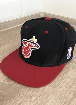 Колекційна вінтажна кепка mitchell & ness miami heat hardwood classics