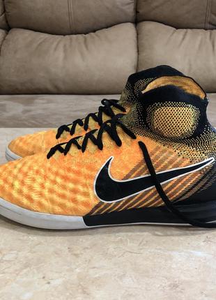 Профессиональные футзалки nike magistax proximo ii ic 40,5 25,5