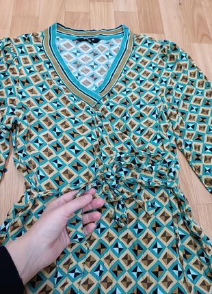 Гарна сукня в геометричний пнинт.3 фото