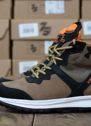 Мужские зимние ботинки under armour бежевого цвета на меху,  из натуральной кожи