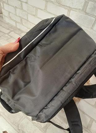 Зручний каркасний рюкзак у темно-сірому кольорі на багато відділень9 фото