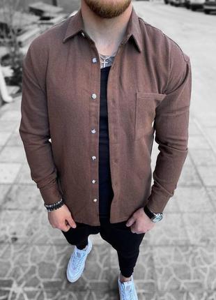 Мужская стильная плотная однотонная байковая рубашка коричневого цвета