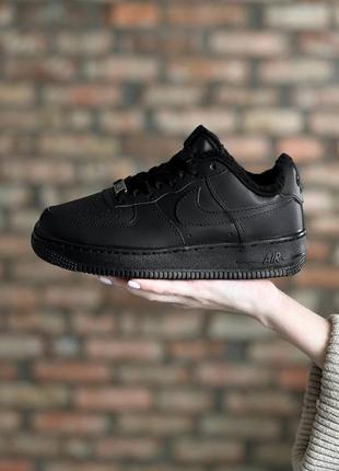 Женские зимние кроссовки на меху nike air force low black winter натуральная кожа