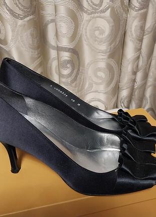 Качественные стильные брендовые испанские туфли stuart weitzman