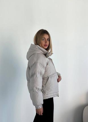 Куртка с большими карманами легкая теплая демисезонная зимняя бежевая светлая2 фото