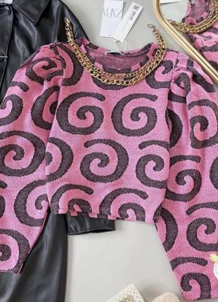 Укорочений светрик з обʼємними плечиками