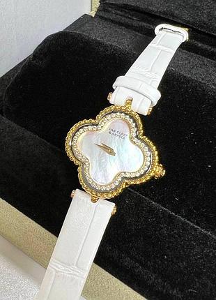 Часы наручные женские белые в стиле цветок клевер van cleef
