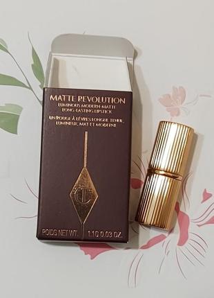 Матова помада для губ charlotte tilbury matte revolution lipstick2 фото