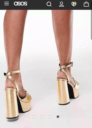 Золоті босоніжки на підборах із вузлом на платформі asos design5 фото
