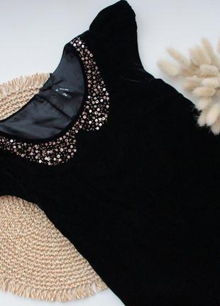 Шикарное черное бархатное прямое платье-сарафан next с золотистым воротничком из пайеток2 фото
