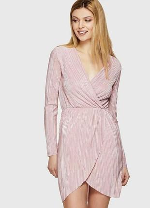 Платье нежно розового цвета