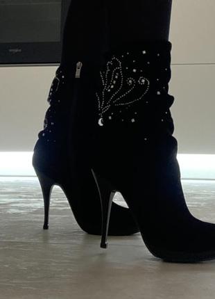 Vina vestina размер 36 в наличии женские ботинки демисезонные полуботинки черные замшевые на каблуке на шпильке со стразами на замке4 фото