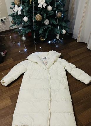 Пуховик пуфер зимний теплый молочного цвета