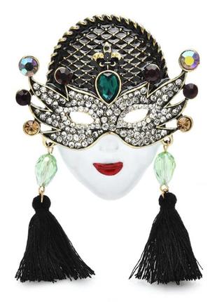 Большая 3-д брошь карнавальная маска, веницеанская, лицо, с подвесками кистями, кристаллы2 фото