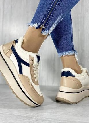 Зимові жіночі кросівки