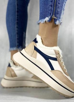 Зимові жіночі кросівки