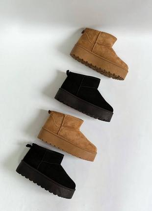 Трендовые зимние угги на высокой подошве