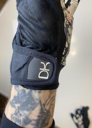 Перчатки dakine в японском стиле