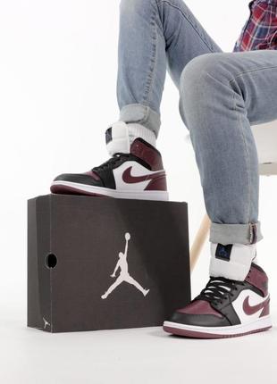 Мужские кроссовки nike air jordan 1 retro white black burgundy бордового с черным и белым цветов5 фото