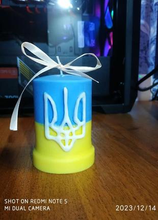 Свеча с гербом украины5 фото