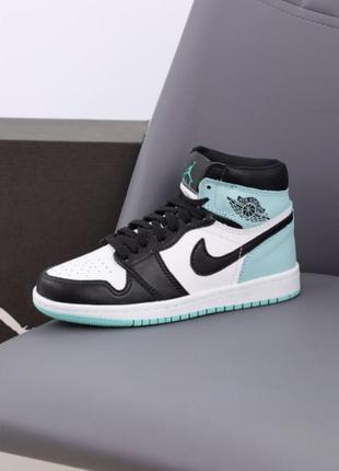 Женские кроссовки nike air jordan 1 retro white black mint черного с белым и ментоловым цветами1 фото