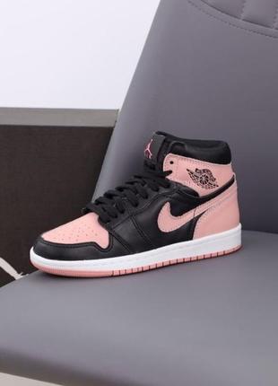 Жіночі кросівки nike air jordan 1 retro black pink чорного з рожевим кольорів