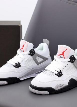 Мужские кроссовки nike air jordan 4 retro white black grey белого с серым и черным цветов