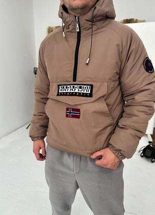 Чоловічий анорак napapijri бежевий утеплений анорак напапірі з капюшоном зимова бежева куртка napapijri
