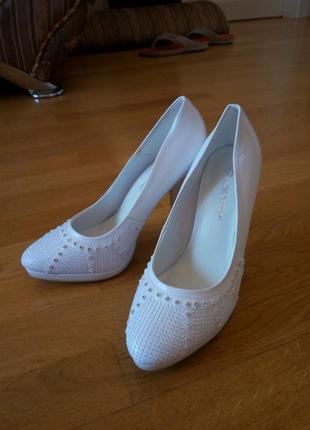Туфлі на весілля білі 36 р - устілка 22 см3 фото