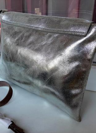 Стильная кожаная сумка-конверт в винтажном стиле beck sondergaard.5 фото