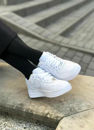 Кроссовки унисекс зимние белые nike air force 1 low white fur4 фото