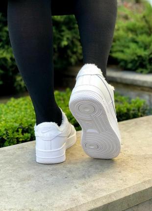 Кроссовки унисекс зимние белые nike air force 1 low white fur2 фото