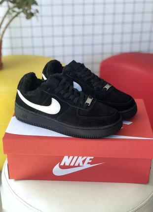 Кросівки зимові унісекс чорні з білим nike air force 1 low black fur