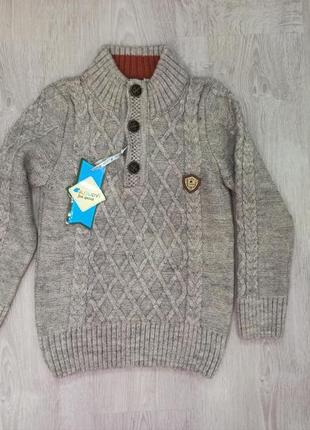 Новый шерстяной свитер