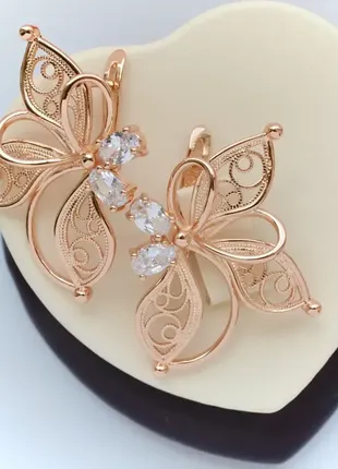 Красиві різьблені сережки квіти (медичне золото)