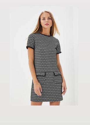 Трендова сукня в стилі chanel