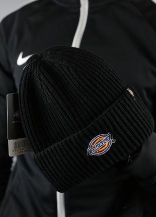 Жіноча чорна шапка dickies